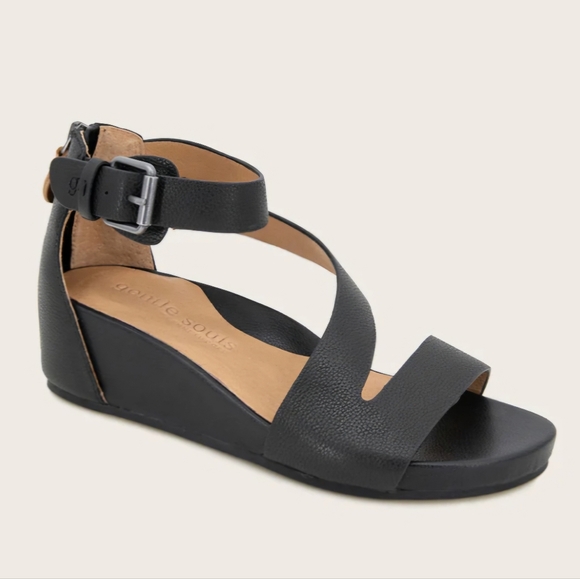 NWT GENTLE SOULS Gwen Black Leather Wedge Sandals Size 9 - Picture 1 of 10